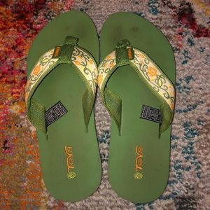 teva flip flops!!